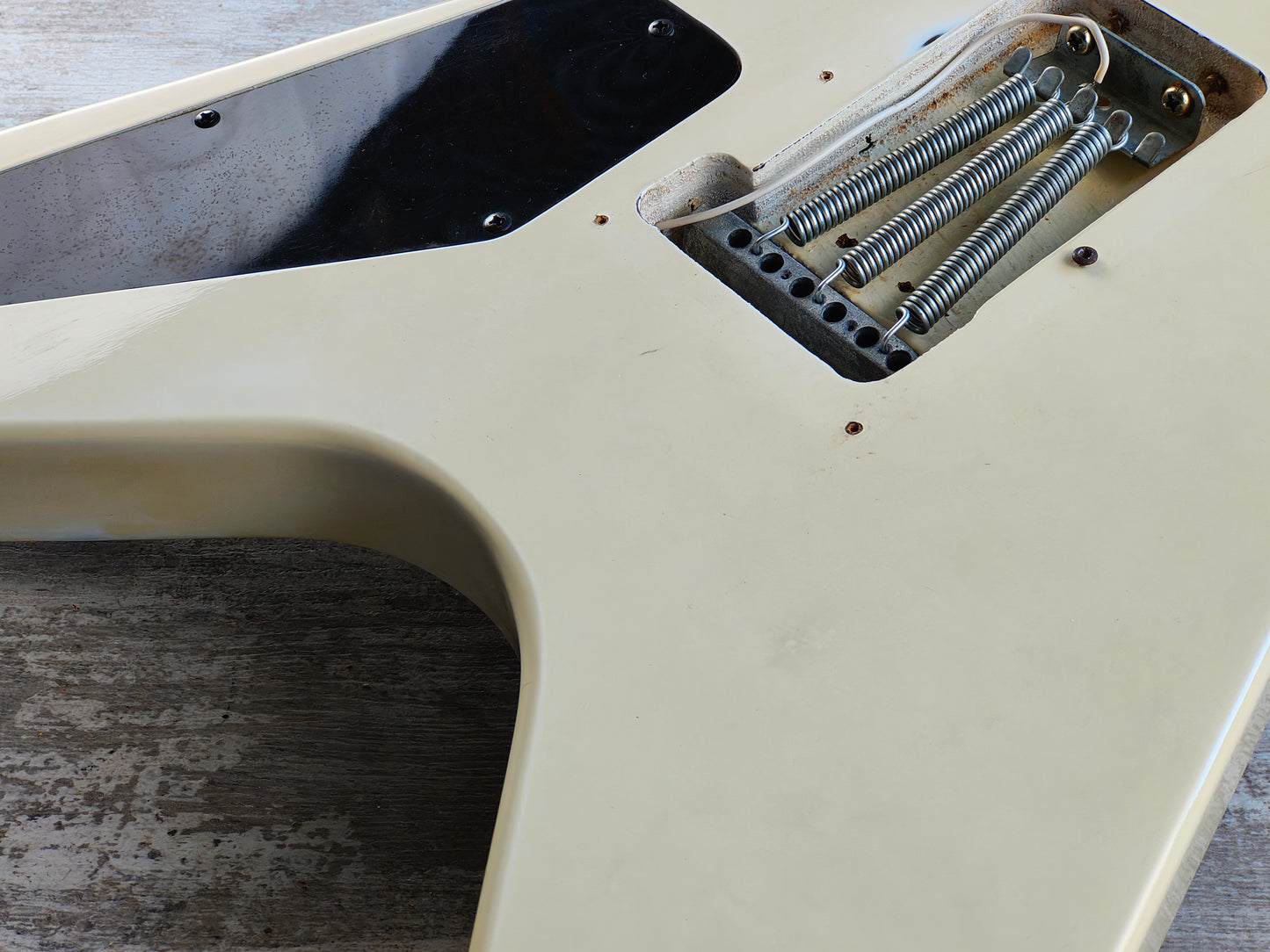 Rocky (by Cort) Flying V (Black & White Tiger Stripe)