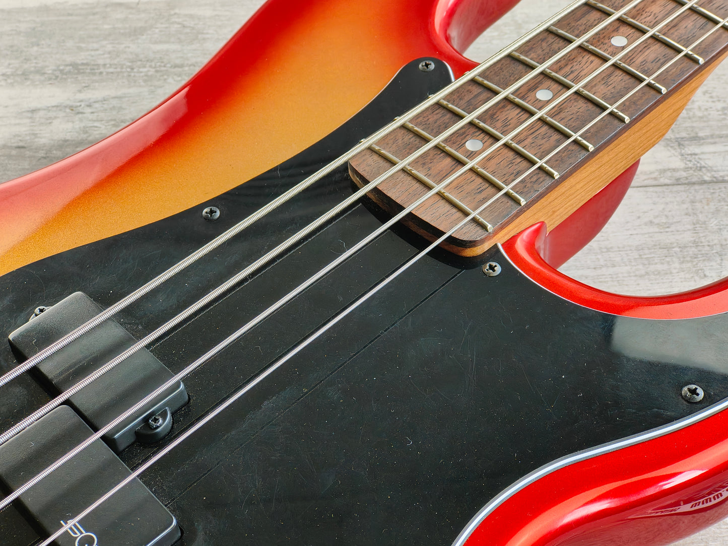 Squier Contemporary Active PH Precision Bass (Sunset Metallic)