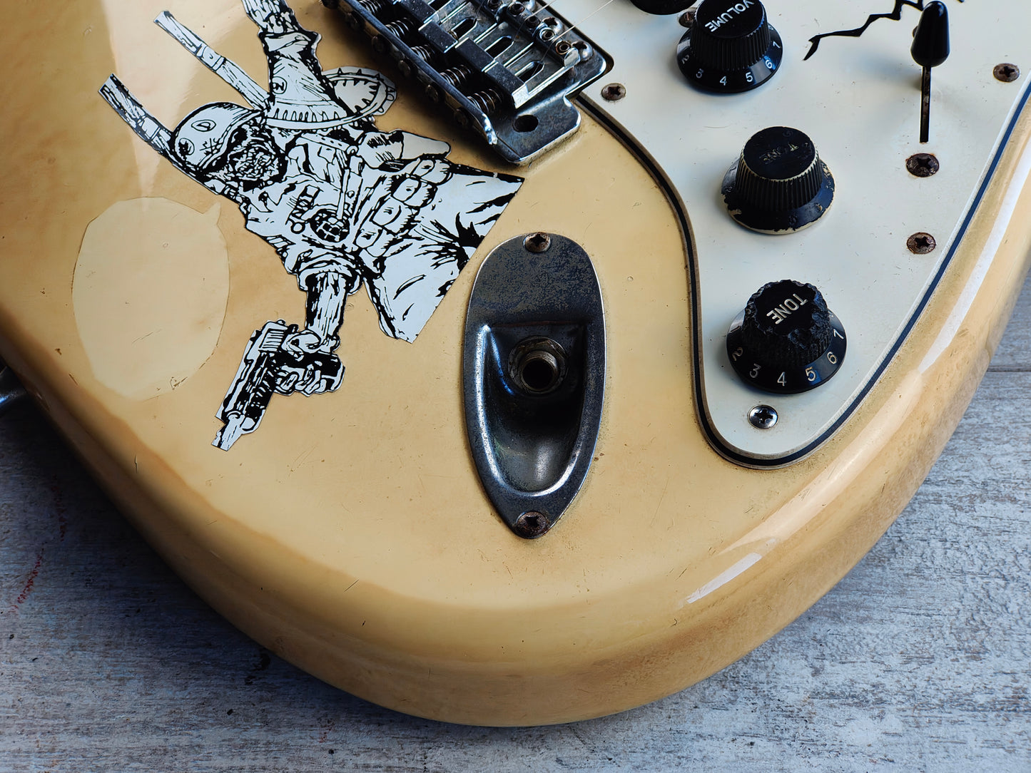 1985 Fender Japan ST72-65 '72 Reissue Blackmore Scalloped Stratocaster (White)