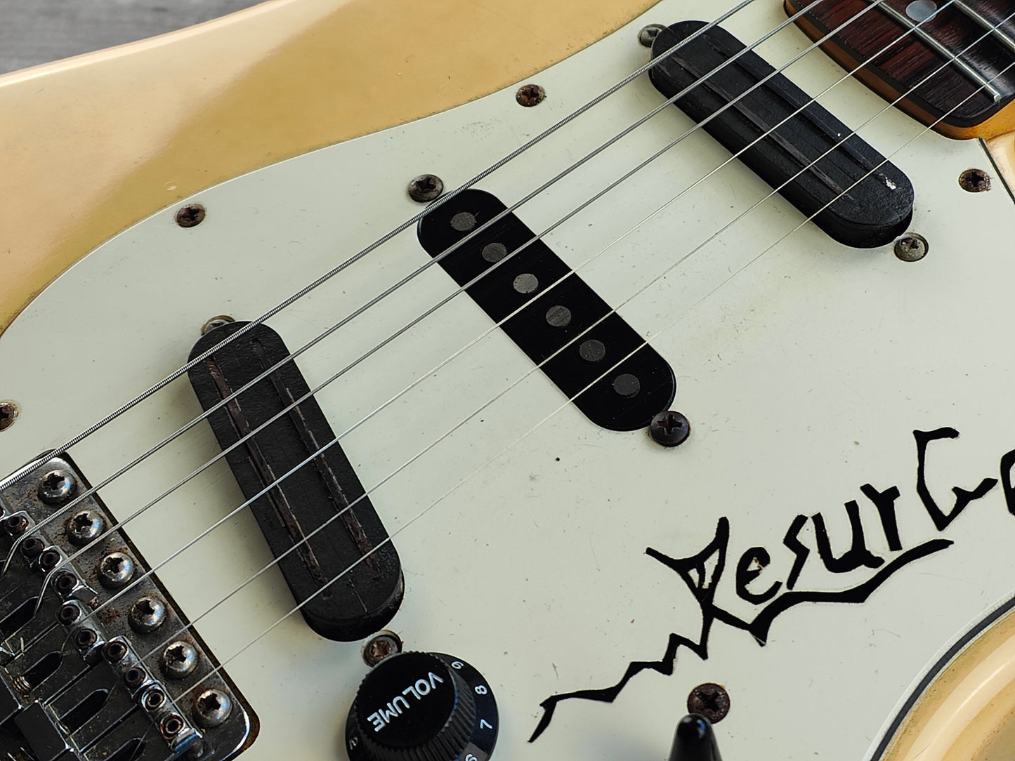 1985 Fender Japan ST72-65 '72 Reissue Blackmore Scalloped Stratocaster (White)