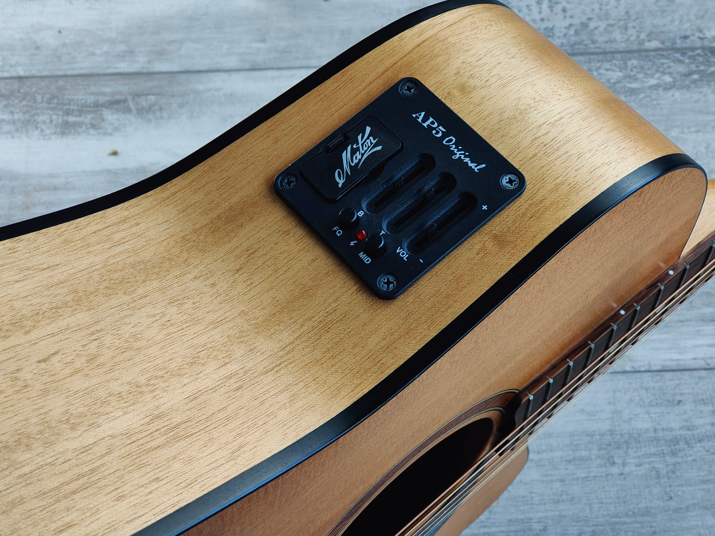 Maton SRS60C Acoustic Electric Guitar w/AP5 Pickup (Natural)