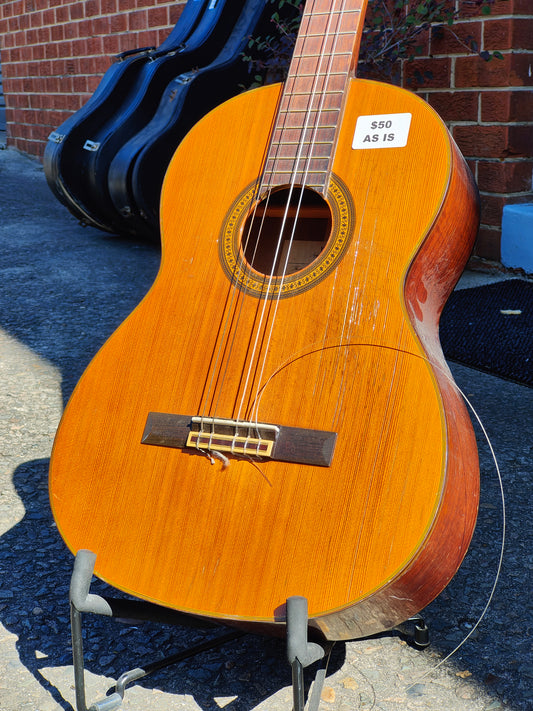 Vintage Yamaha Japan C-200 Classical Acoustic Guitar - Thrift Shop