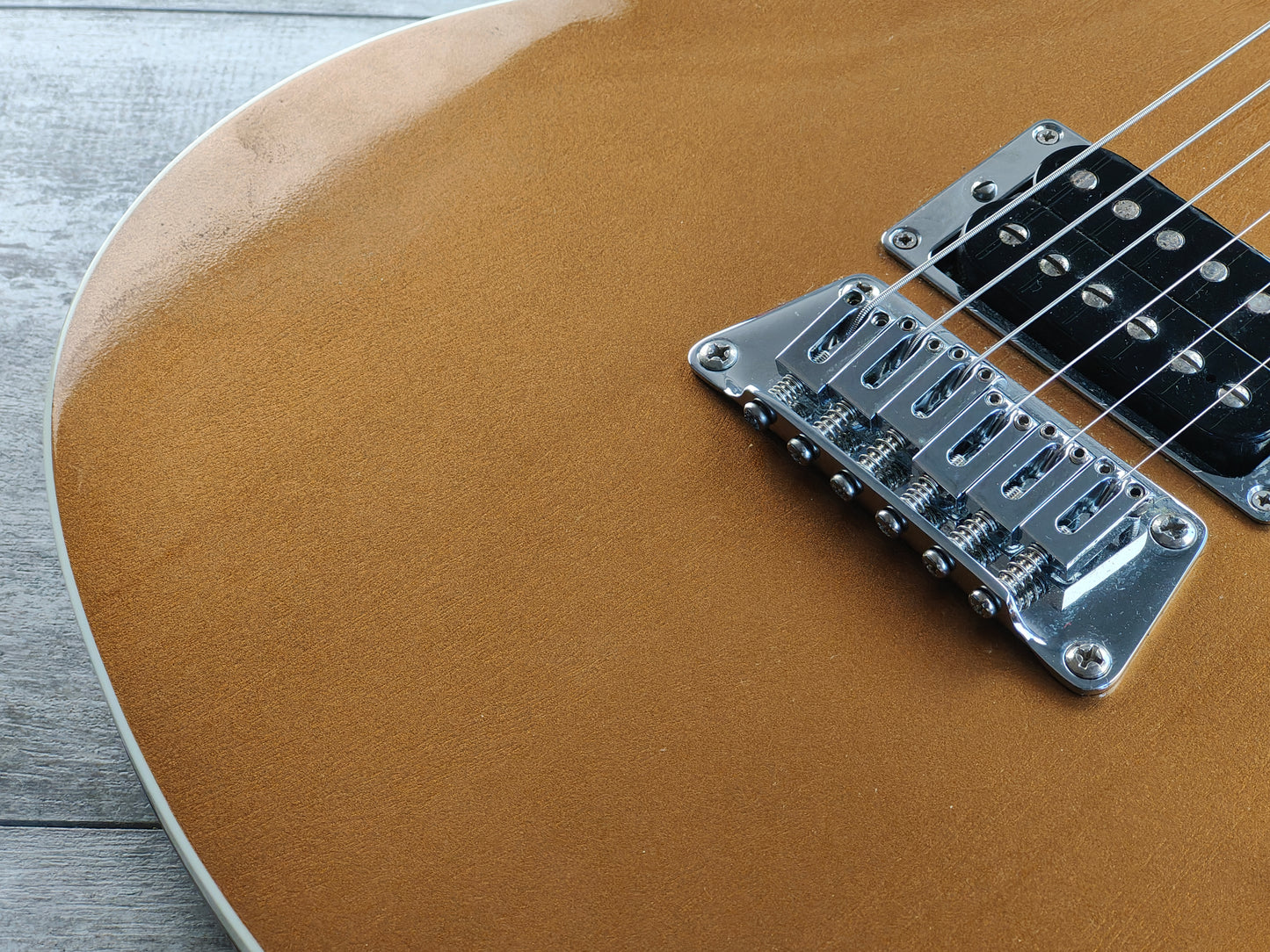 2011 Gibson USA Nighthawk Studio Single Cutaway (Goldtop)