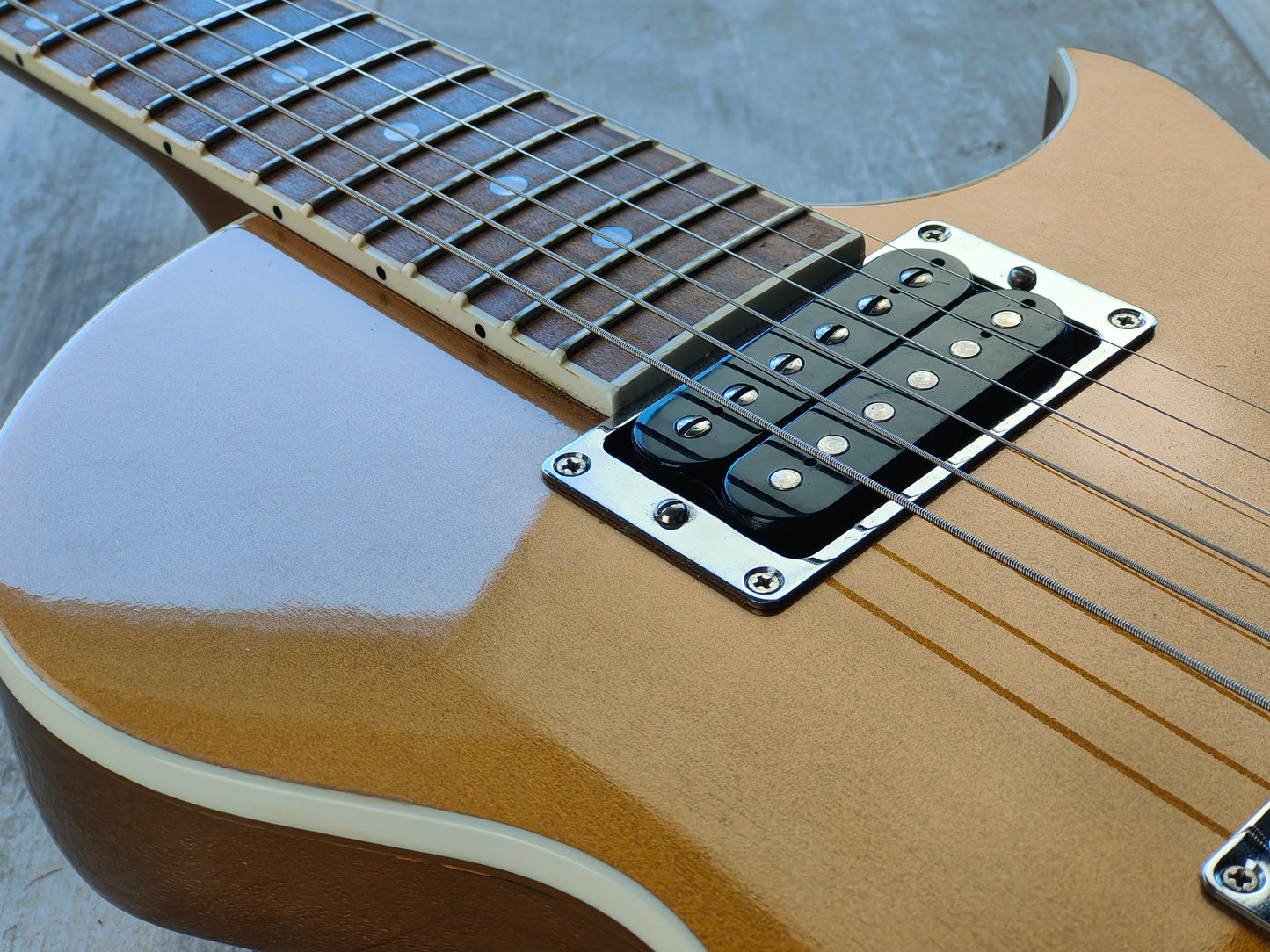 2011 Gibson USA Nighthawk Studio Single Cutaway (Goldtop)
