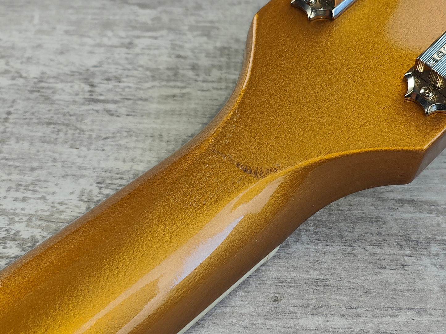 2011 Gibson USA Nighthawk Studio Single Cutaway (Goldtop)