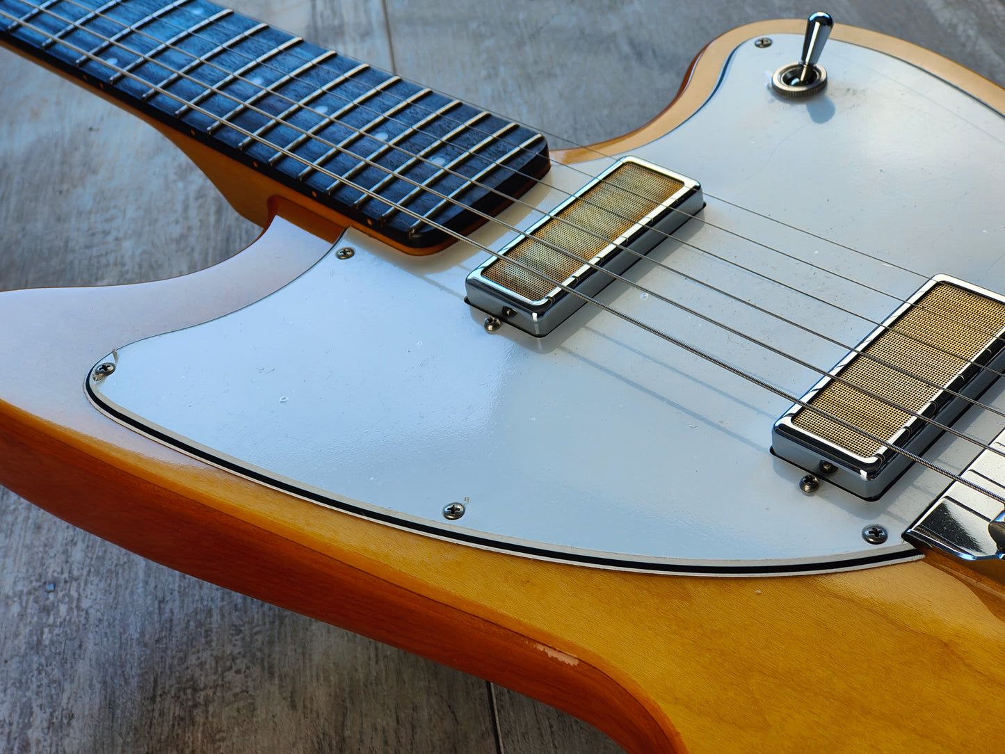 Harmony USA Silhouette "Special Run" Offset w/Gold Foils (Natural)