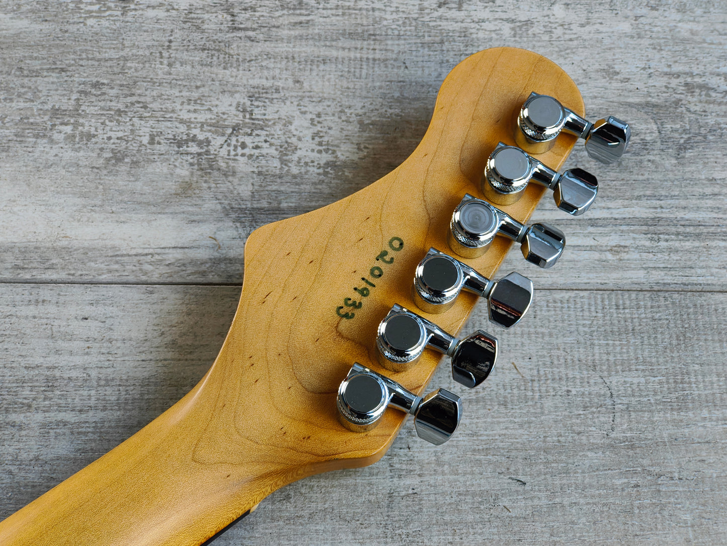 Harmony USA Silhouette "Special Run" Offset w/Gold Foils (Natural)