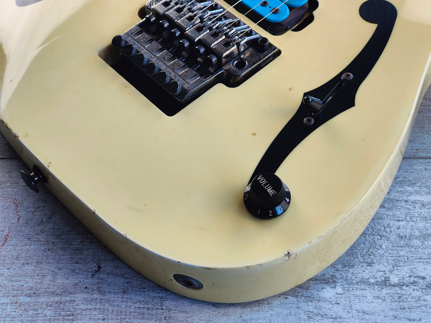 1992 Ibanez Japan PGM300 Paul Gilbert Signature Model Superstrat (White)