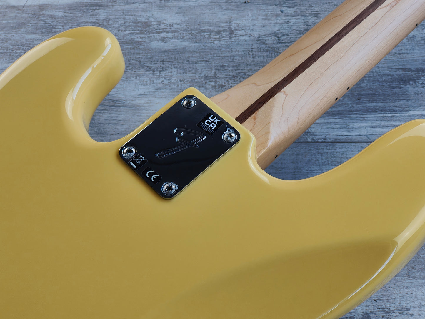 Fender Player II Precision Bass (Hialeah Yellow)