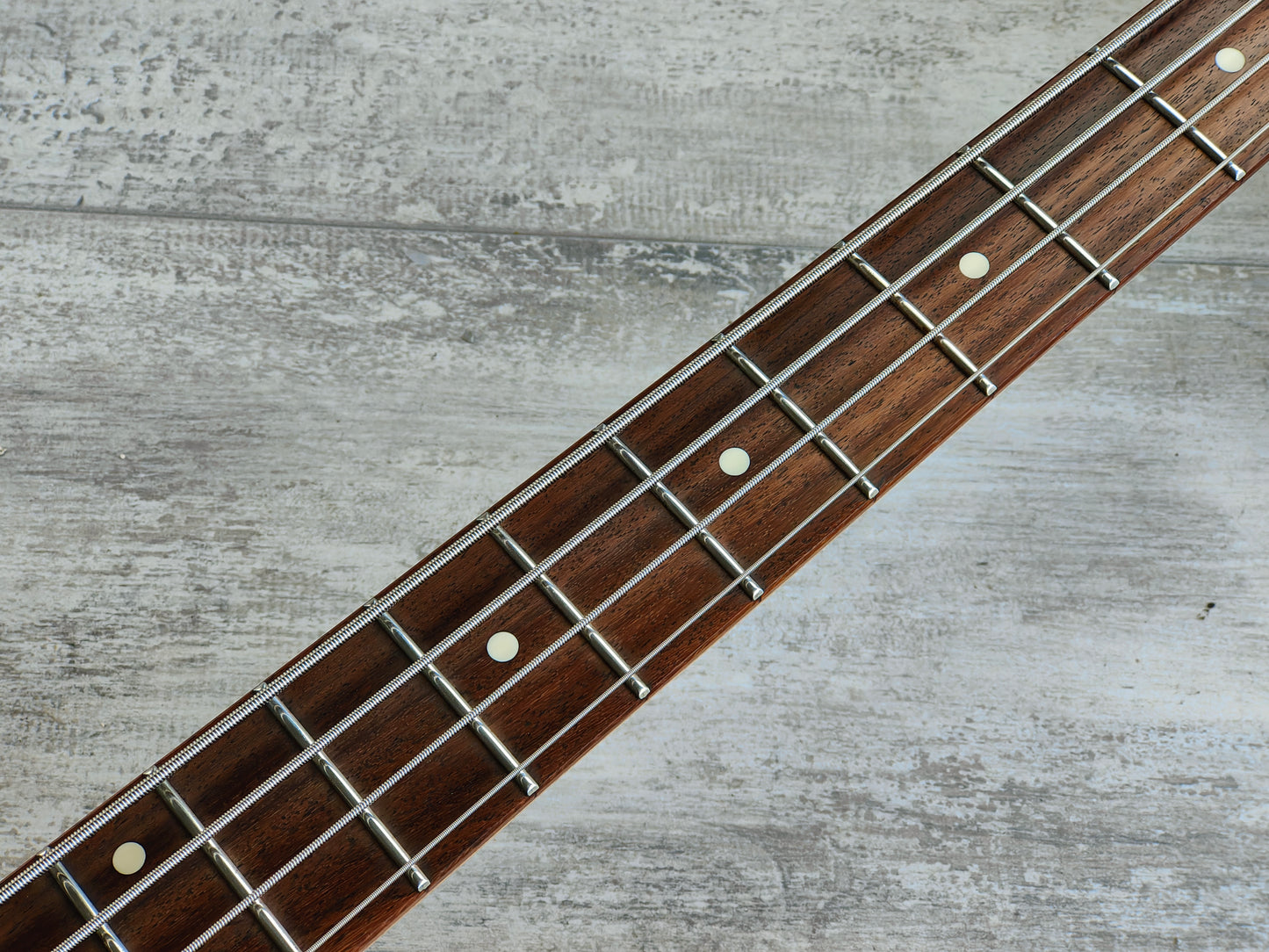 2018 Squier Vintage Modified Short Scale Jaguar Bass Special (Candy Apple Red)