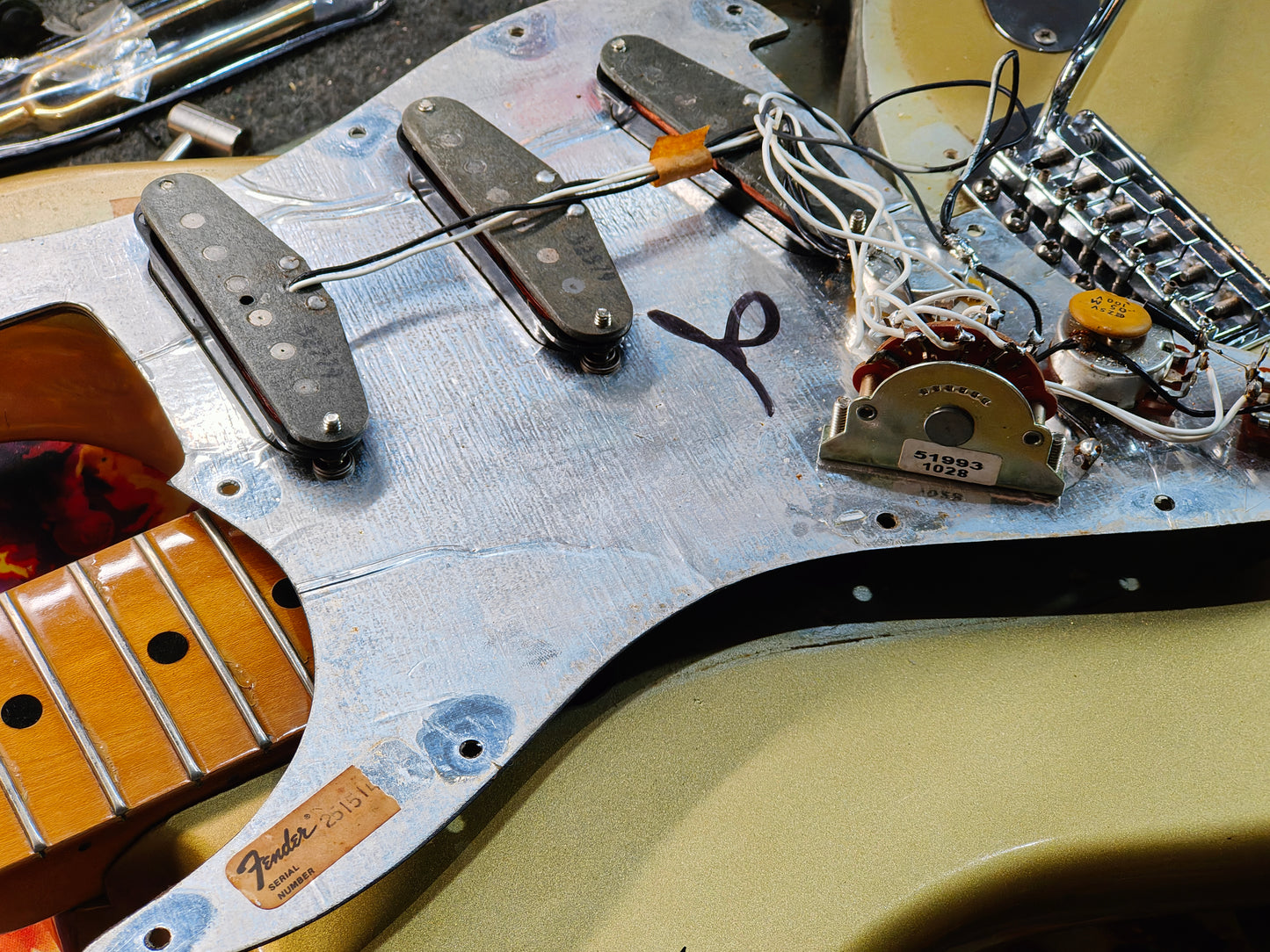 1979 Fender USA 25th Anniversary Model Stratocaster (Anniversary Silver)