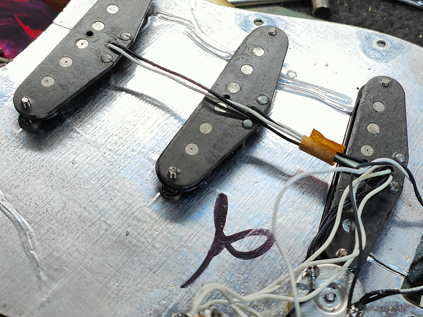 1979 Fender USA 25th Anniversary Model Stratocaster (Anniversary Silver)