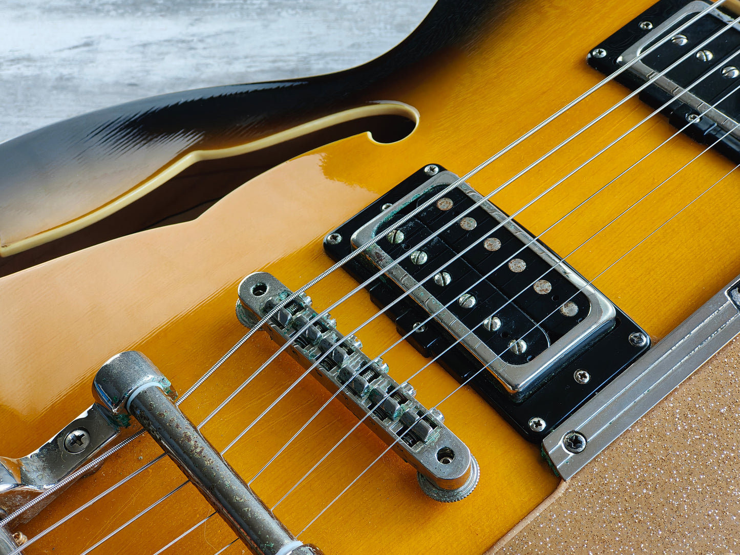 2015 Duesenberg Starplayer TV Semi Hollowbody (2-Tone Sunburst)