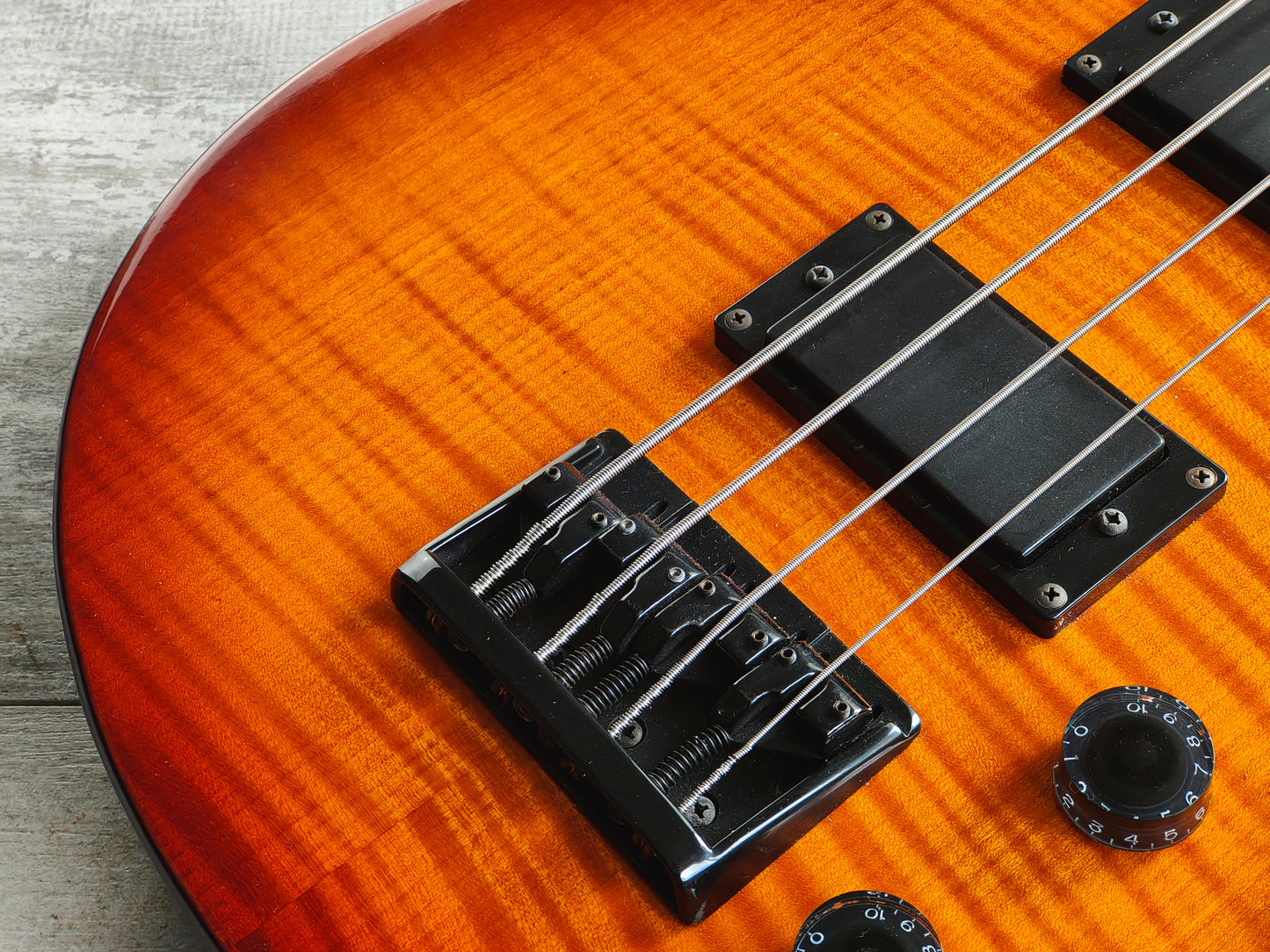 1997 Epiphone Korea Les Paul Bass (Amber Sunburst)
