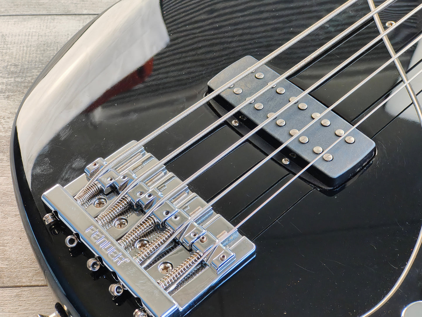 2014 Squier Dimension V 5-String Bass (Black)