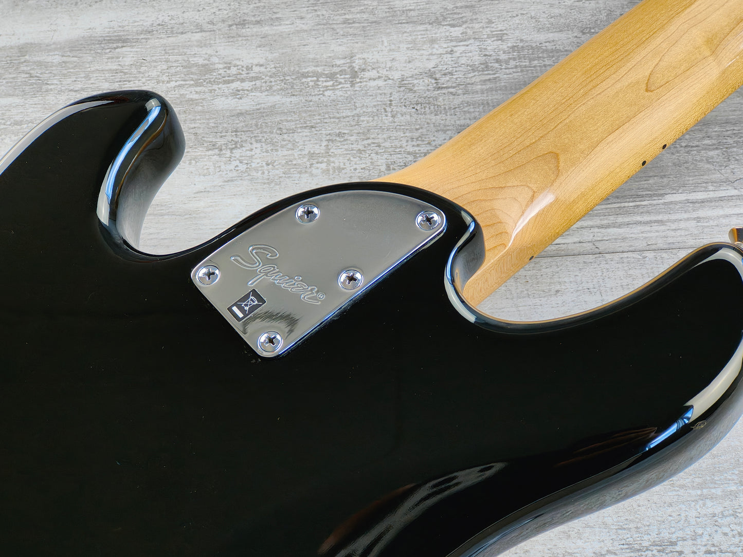 2014 Squier Dimension V 5-String Bass (Black)