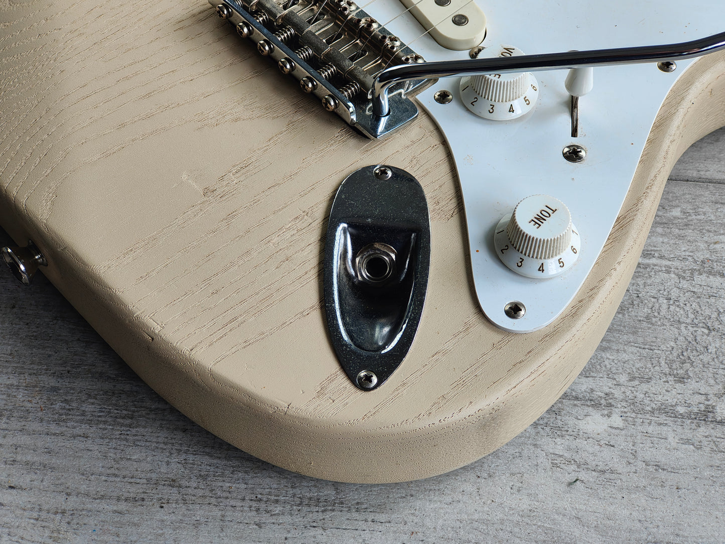 1992 Fender Japan MST-32 Mini Stratocaster (White Ash)