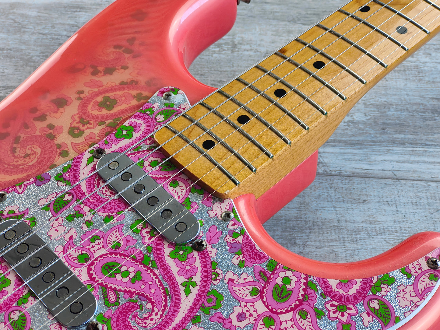 1999 Fender Japan '57 Reissue Stratocaster w/Texas Specials (Pink Paisley)