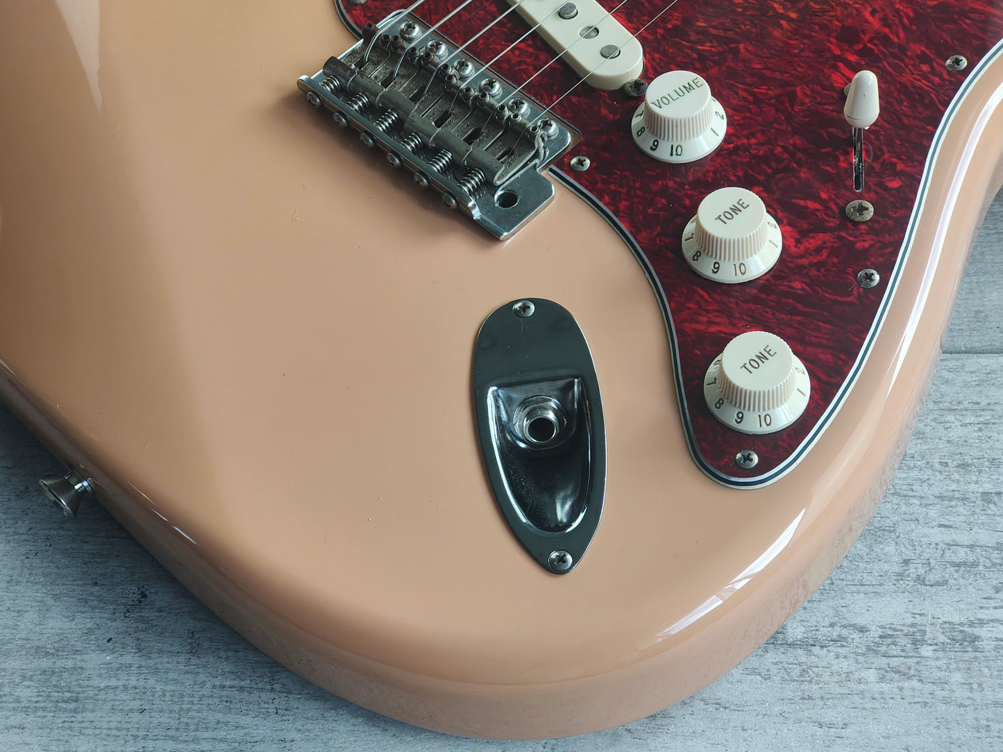 2004 Fender Japan ST62 '62 Reissue Stratocaster (Shell Pink)