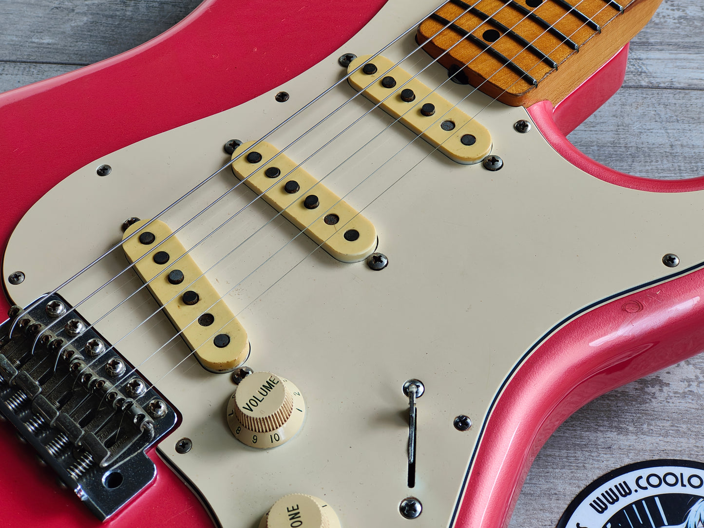 1991 Fender Japan Vintage Stratocaster w/US Pickups (Metallic Pink)