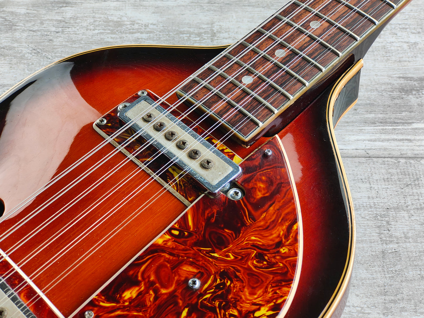 1967 Guyatone Japan V-12 12-String Violin Semi Hollowbody Guitar (Sunburst)