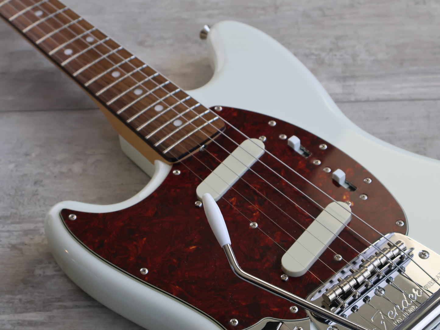 2023 Fender Japan Traditional '60s LH Left Handed Mustang (Olympic White)