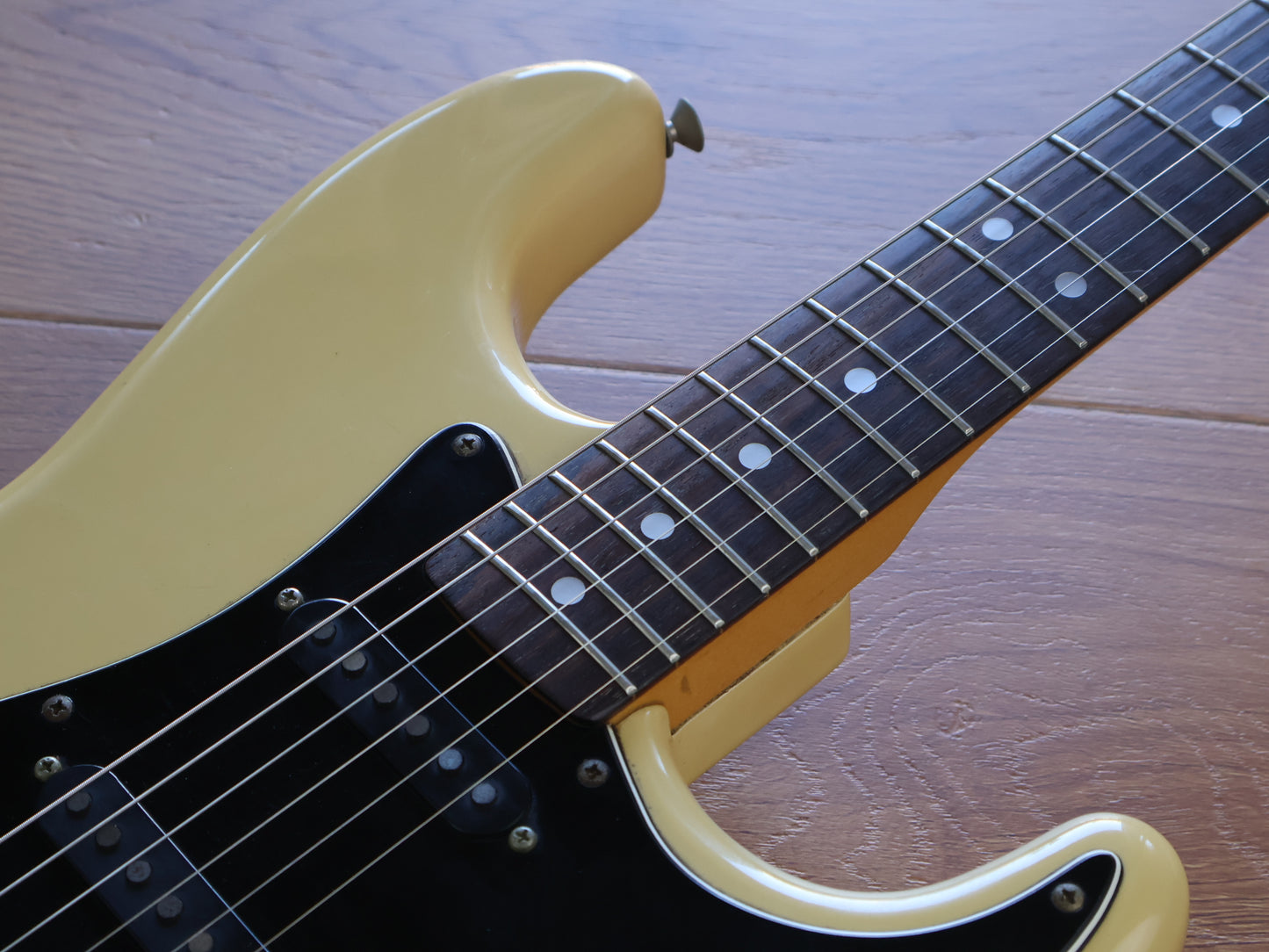 1985 Tokai Japan SS-40 Silver Star Stratocaster (Vintage White)