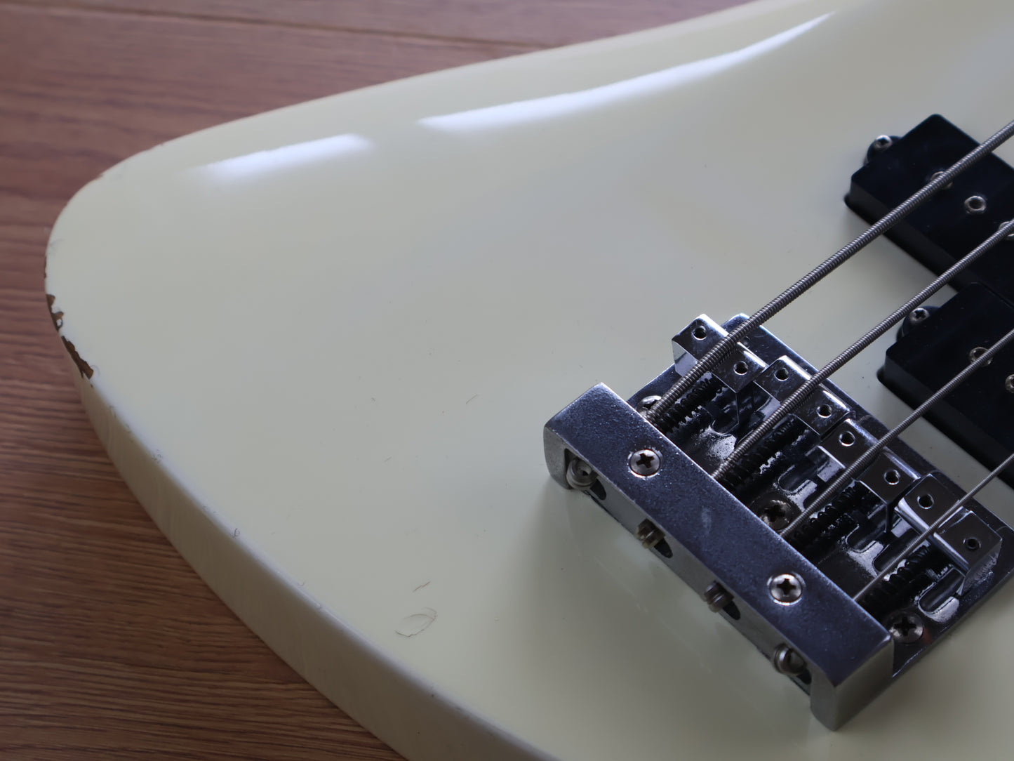 1987 BC Rich Japan NJ Series MB-20 Mockingbird Bass w/Varitone (Vintage White)