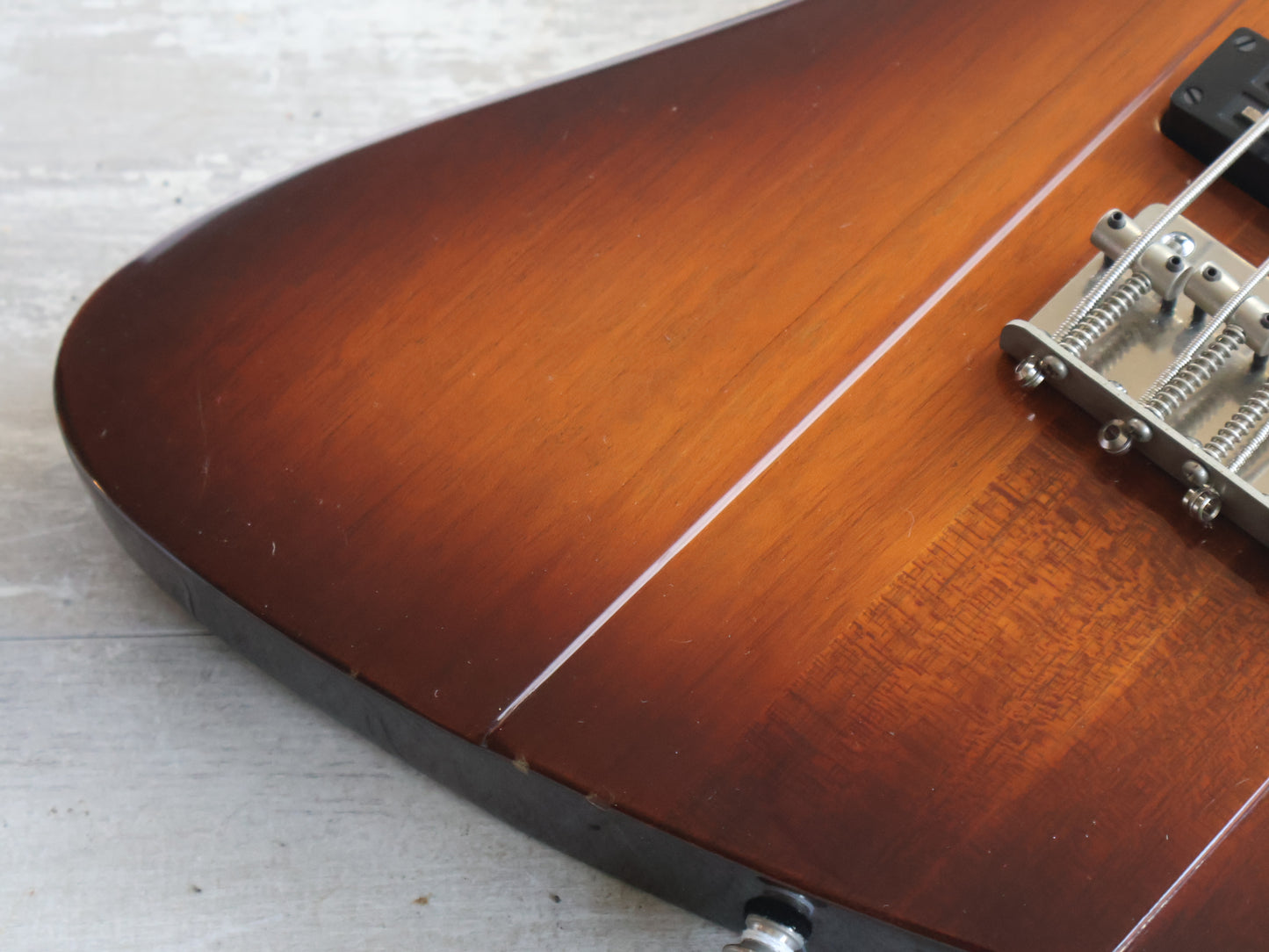 1975 Greco SB-850 Suzi Quatro Thunderbird Bass (Brown Sunburst)