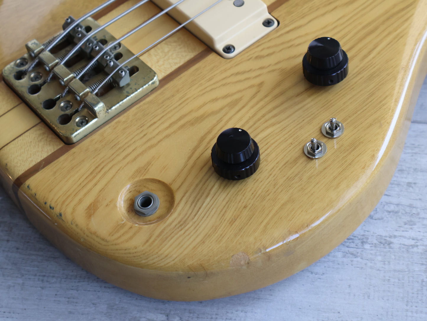 1979 Aria Pro II TSB-650 Tri-Sound Series Neckthrough Bass (Natural)