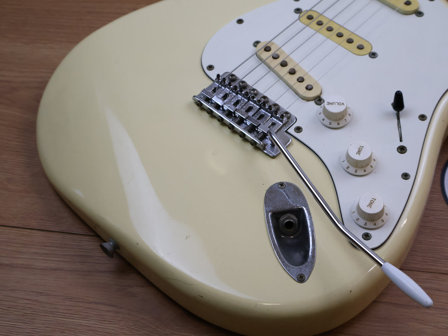 1989 Fender Japan '72 Reissue Scalloped Stratocaster (Aged White)