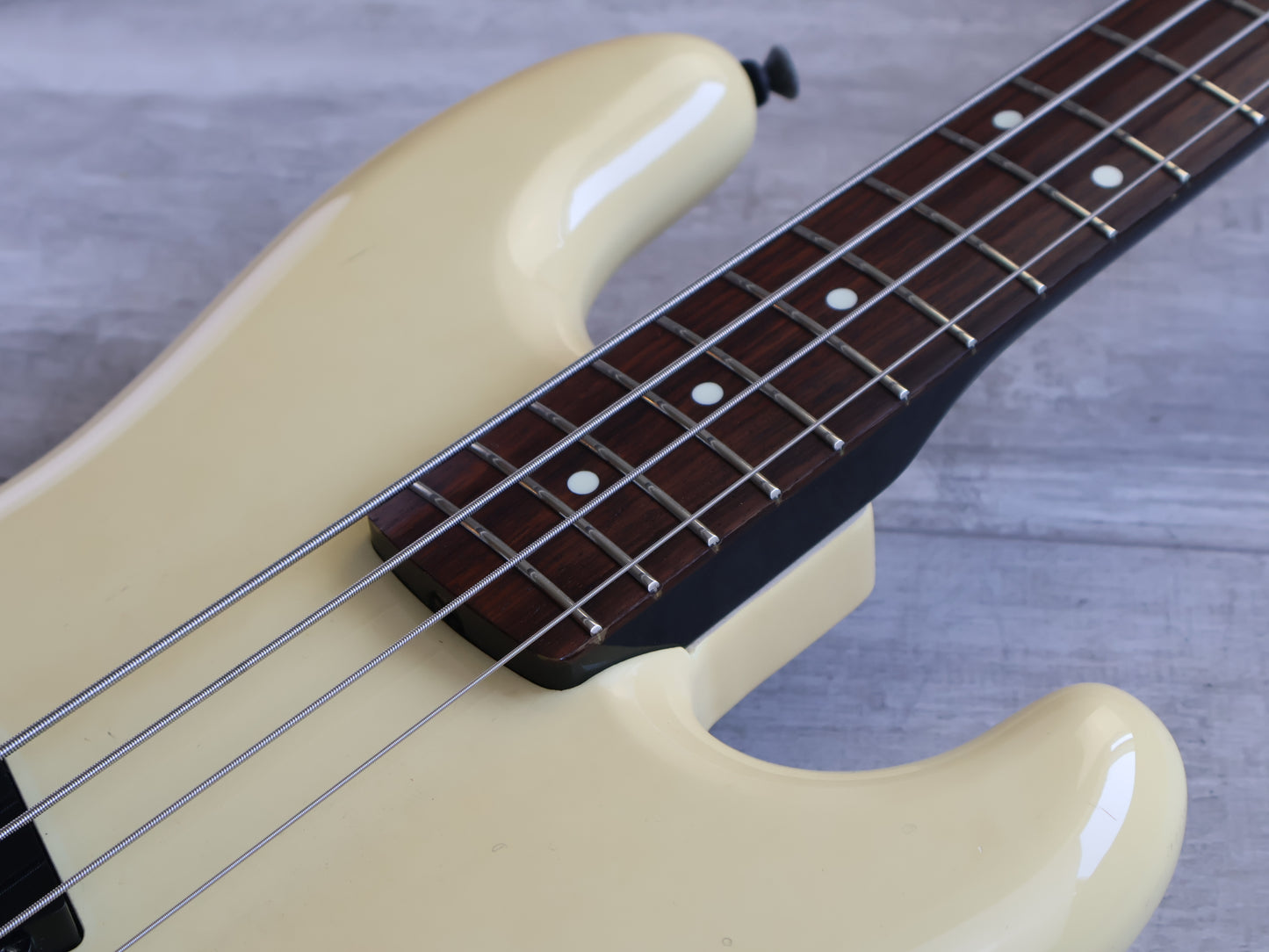 1985 Fender Japan PJ-535 "E Series" Medium Scale Jazz Bass Special (White)