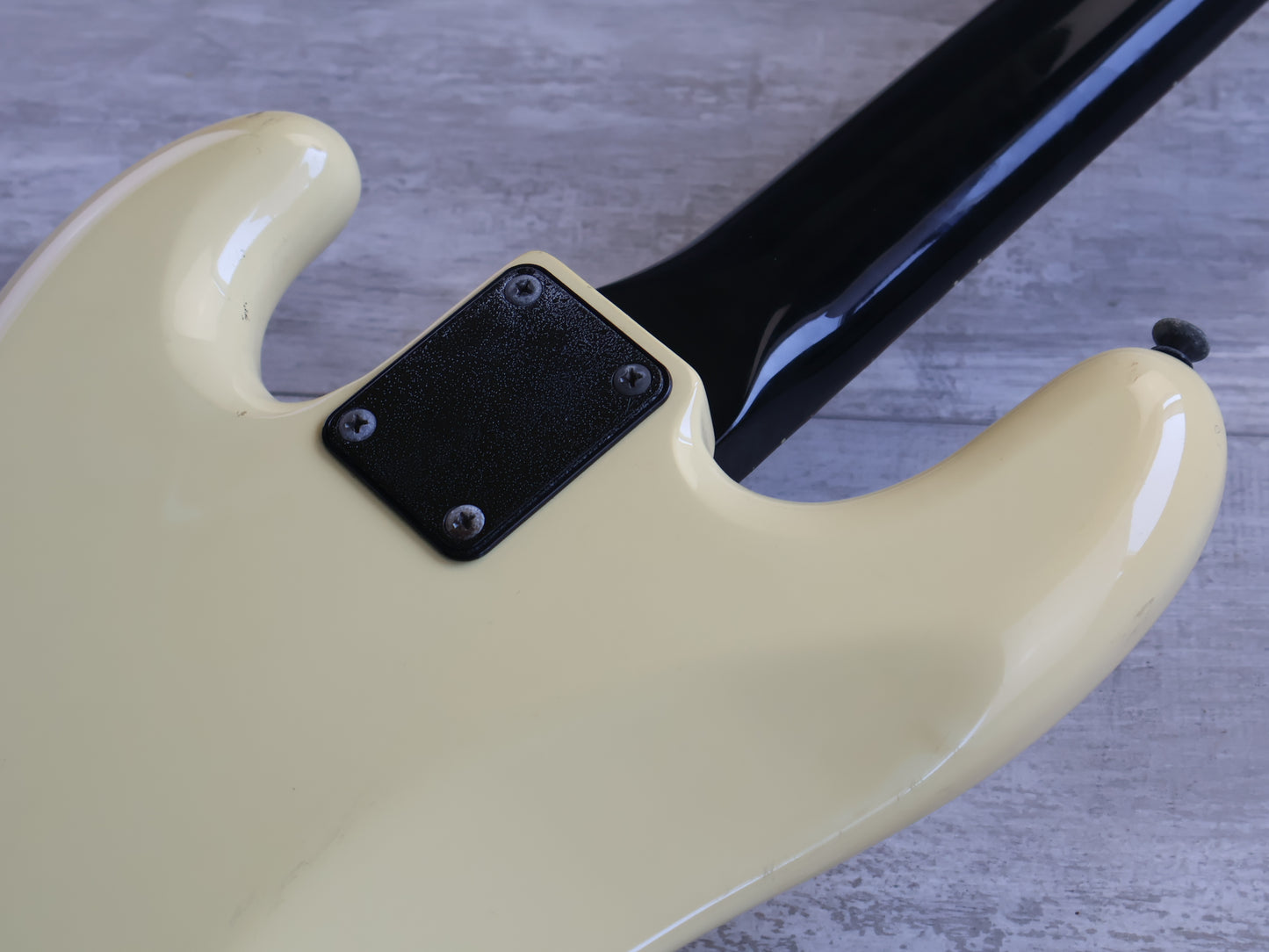 1985 Fender Japan PJ-535 "E Series" Medium Scale Jazz Bass Special (White)