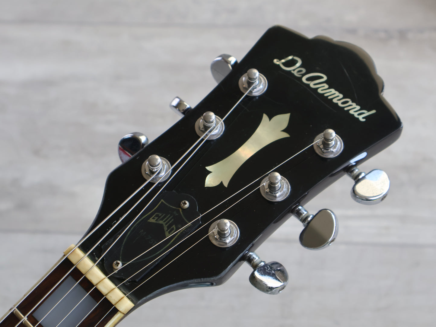 1999 DeArmond M75T Single Cutaway w/Tremolo (Blue Sparkle)