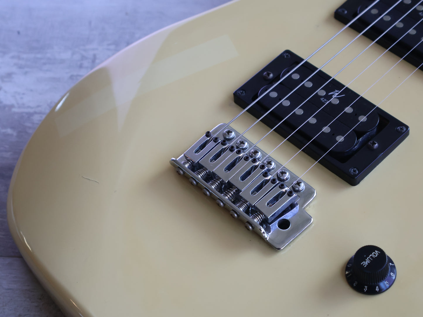Washburn Nuno Bettencourt N1 (Vintage White)