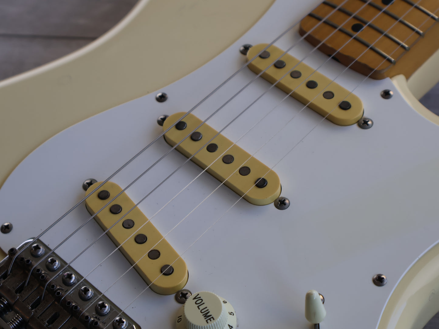 1987 Fender Japan ST57 "E Series" '57 Reissue Vintage Stratocaster (Aged White)