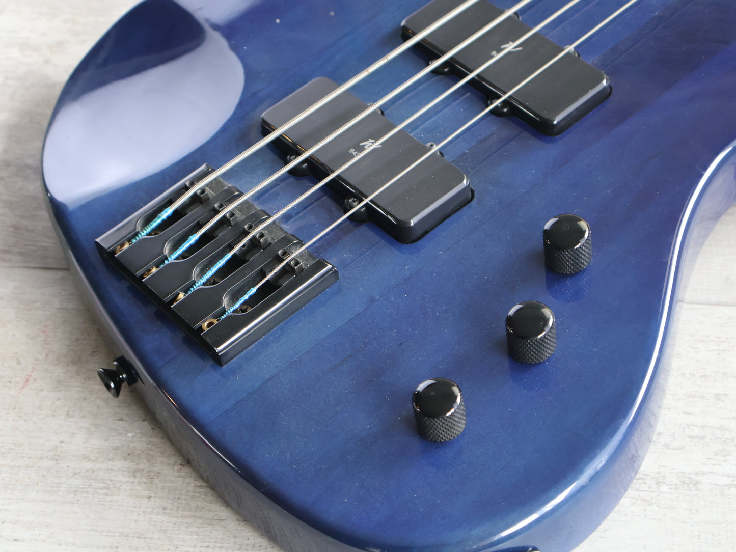 Washburn XB120 Bamtam Series Bass (Blue)