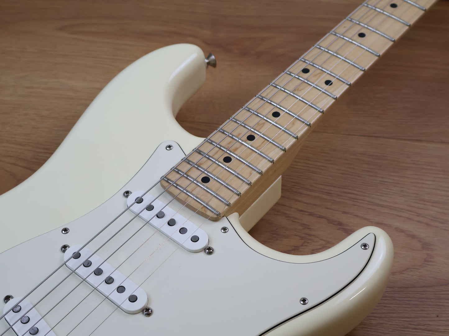 2018 Fender USA American Special Stratocaster (Olympic White)