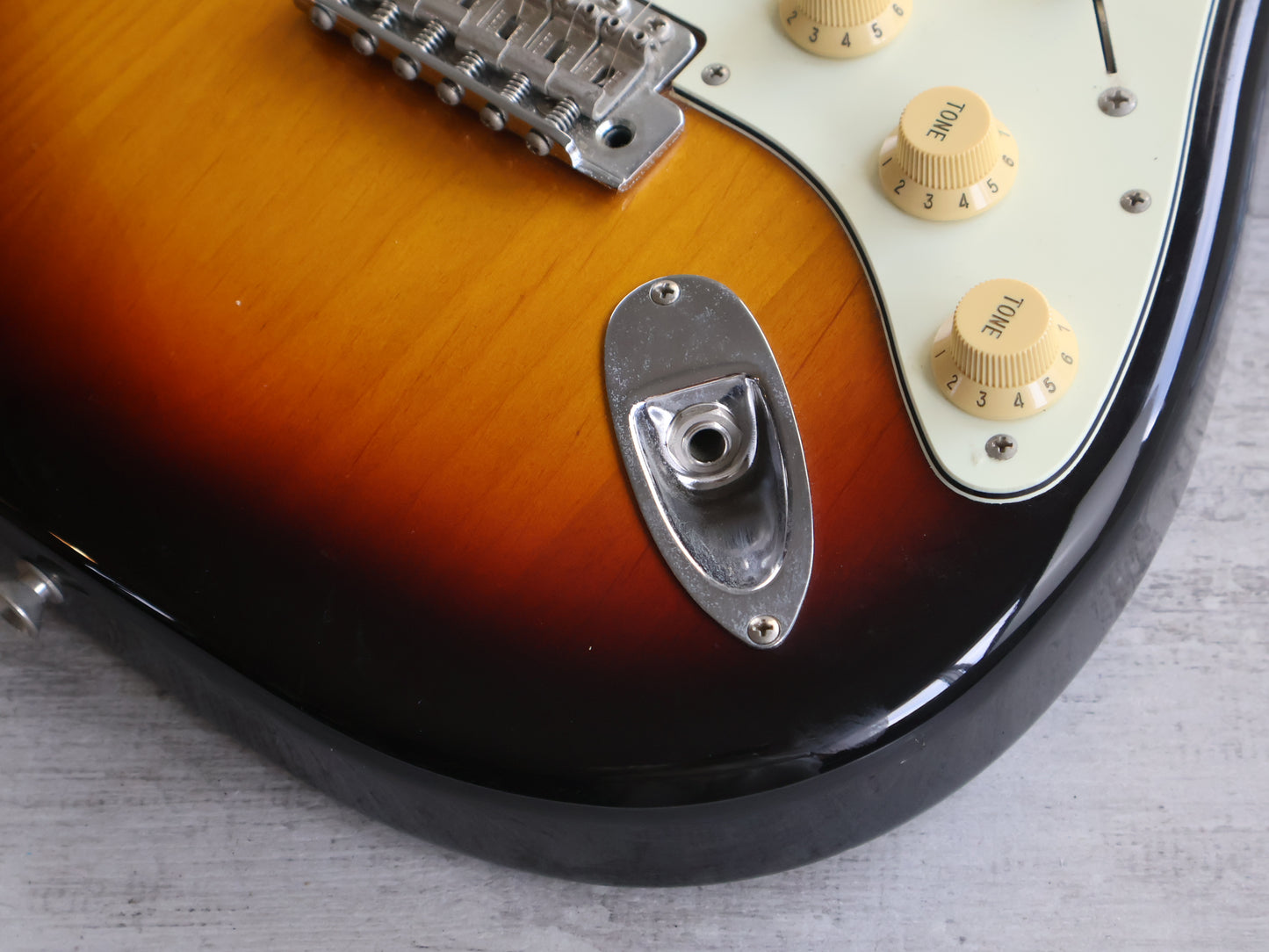 2016 Fender Japan Classic 60's Stratocaster (Sunburst)