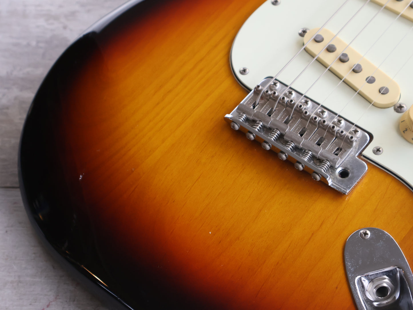 2016 Fender Japan Classic 60's Stratocaster (Sunburst)