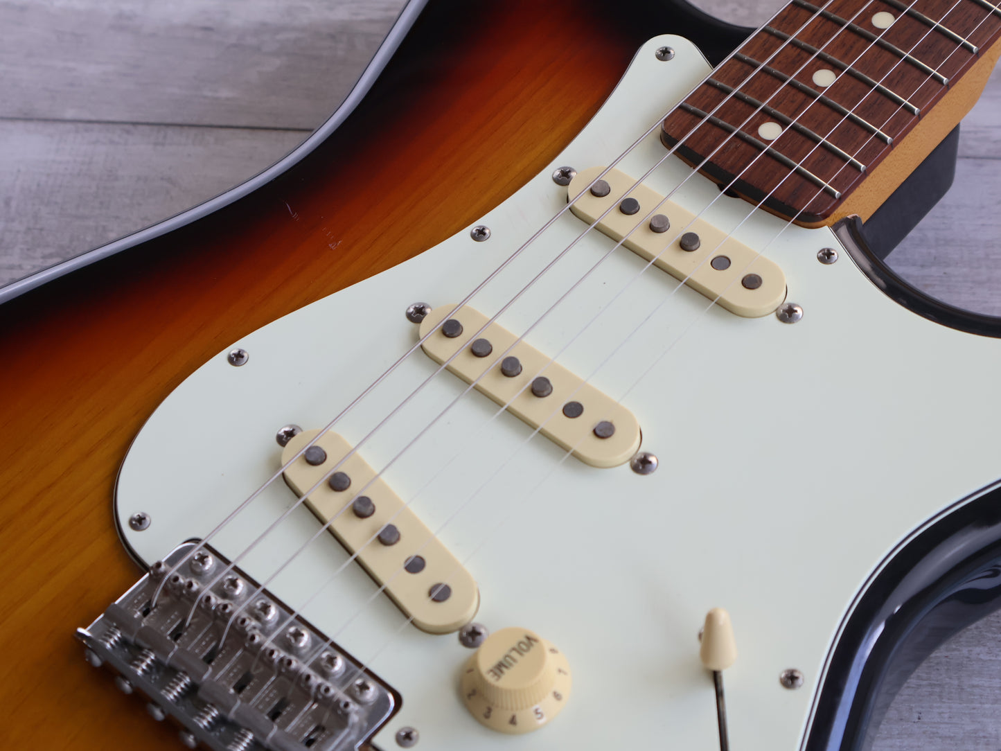 2016 Fender Japan Classic 60's Stratocaster (Sunburst)