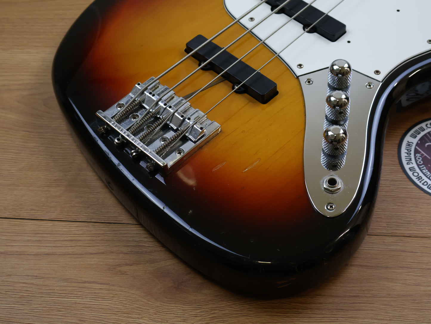 2002 Fender Japan '62 Reissue Jazz Bass (Sunburst)