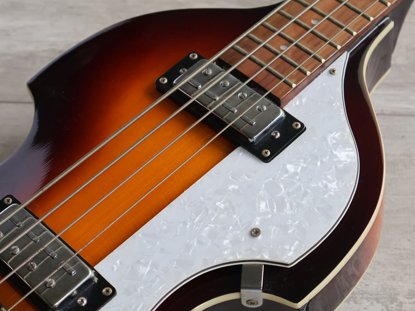 Hofner B-Bass Hi Series Violin Beatle Bass (Sunburst)