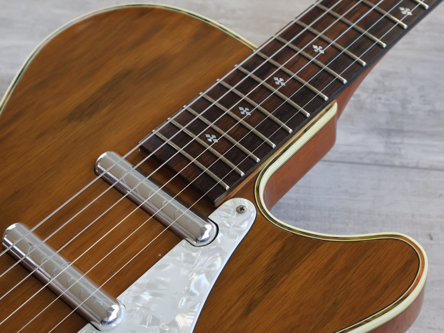 1990's Tune Japan TGX-823WN '56 Style Single Cutaway (Walnut)