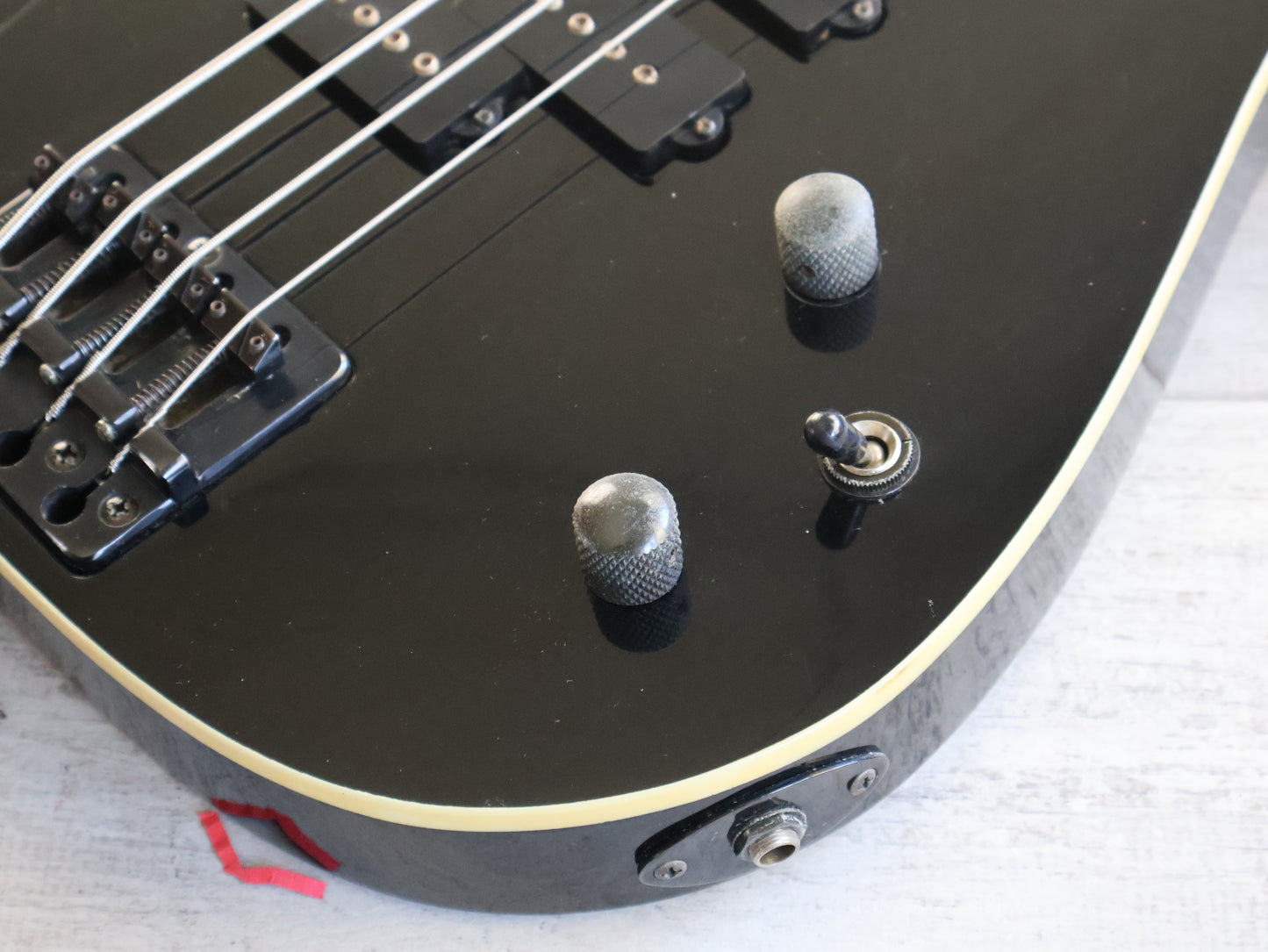 Aria Pro II Armoured Warrior Bass (Black)