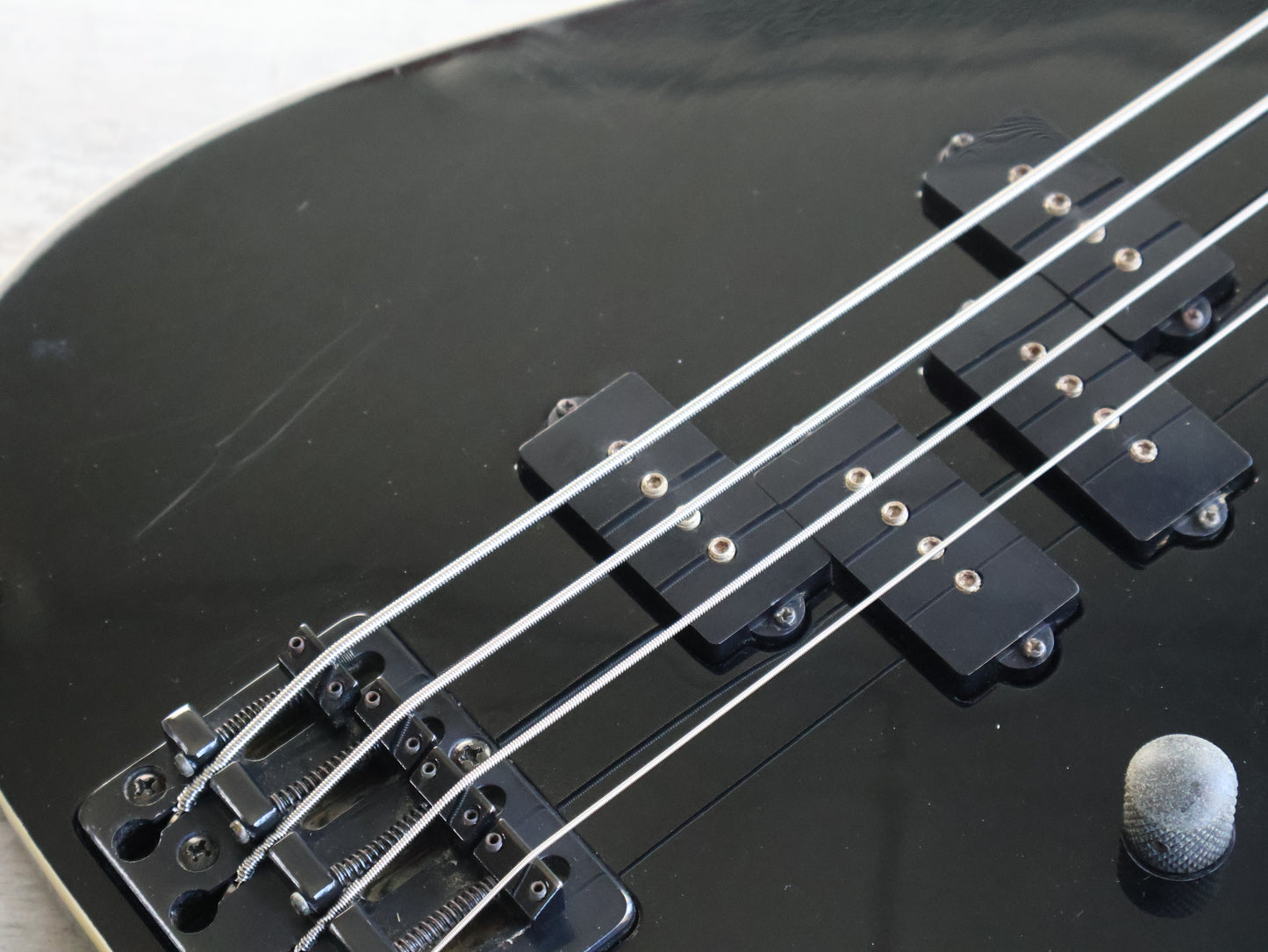 Aria Pro II Armoured Warrior Bass (Black)