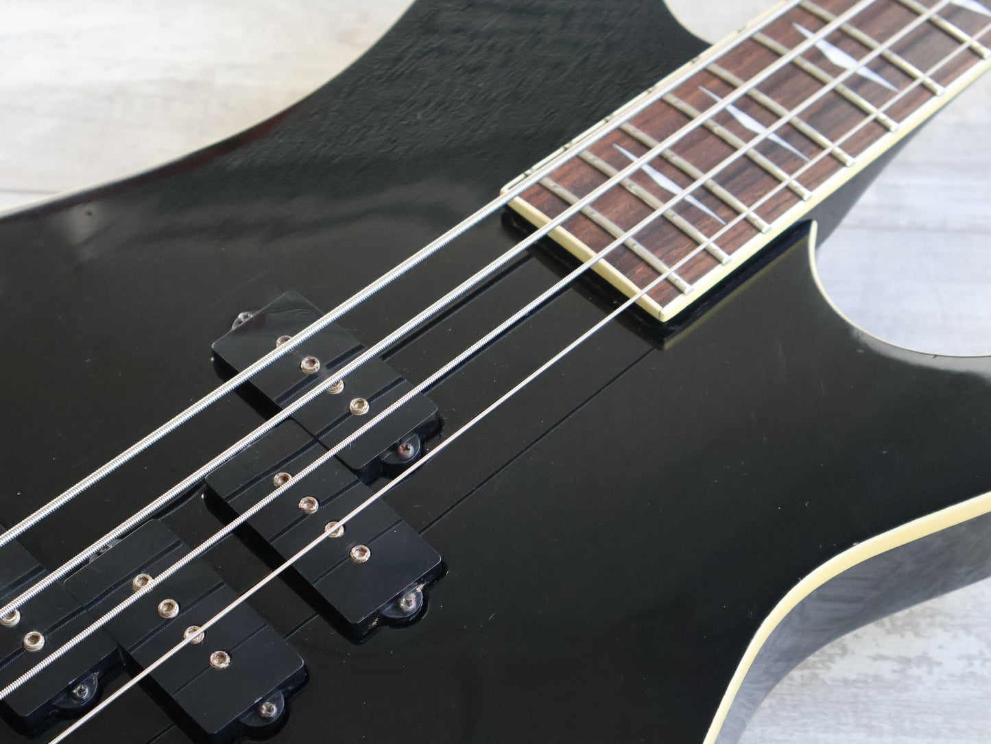 Aria Pro II Armoured Warrior Bass (Black)
