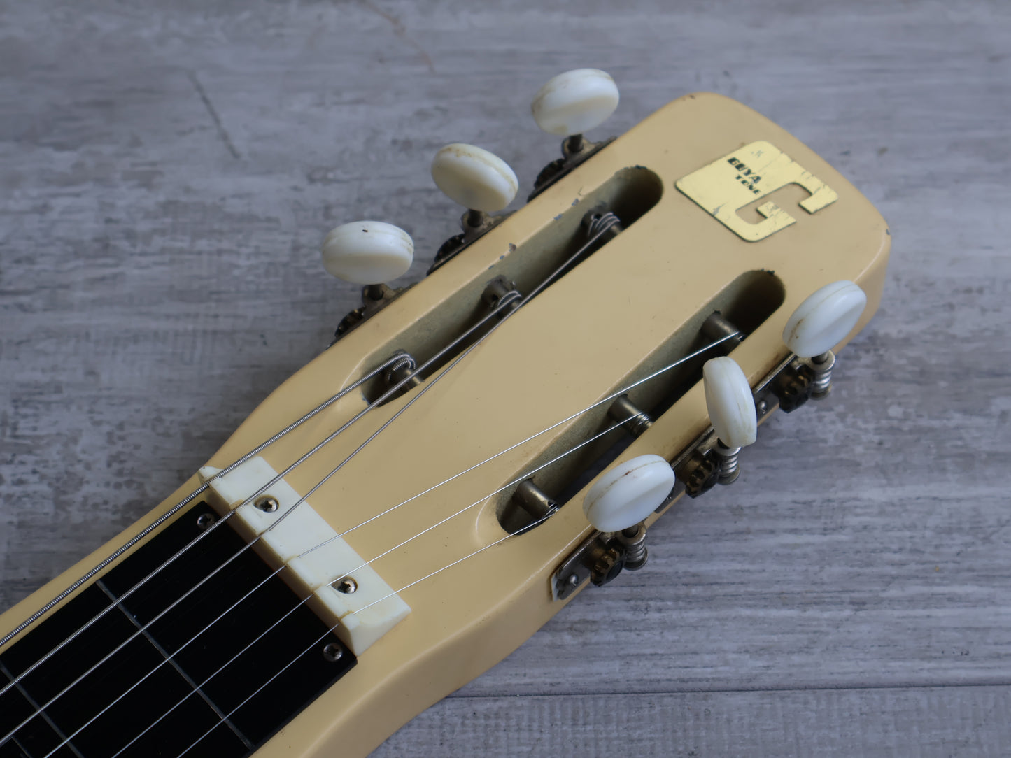 1960's Guyatone Japan Model HG-46B 6-String Lap Steel Guitar (Cream)