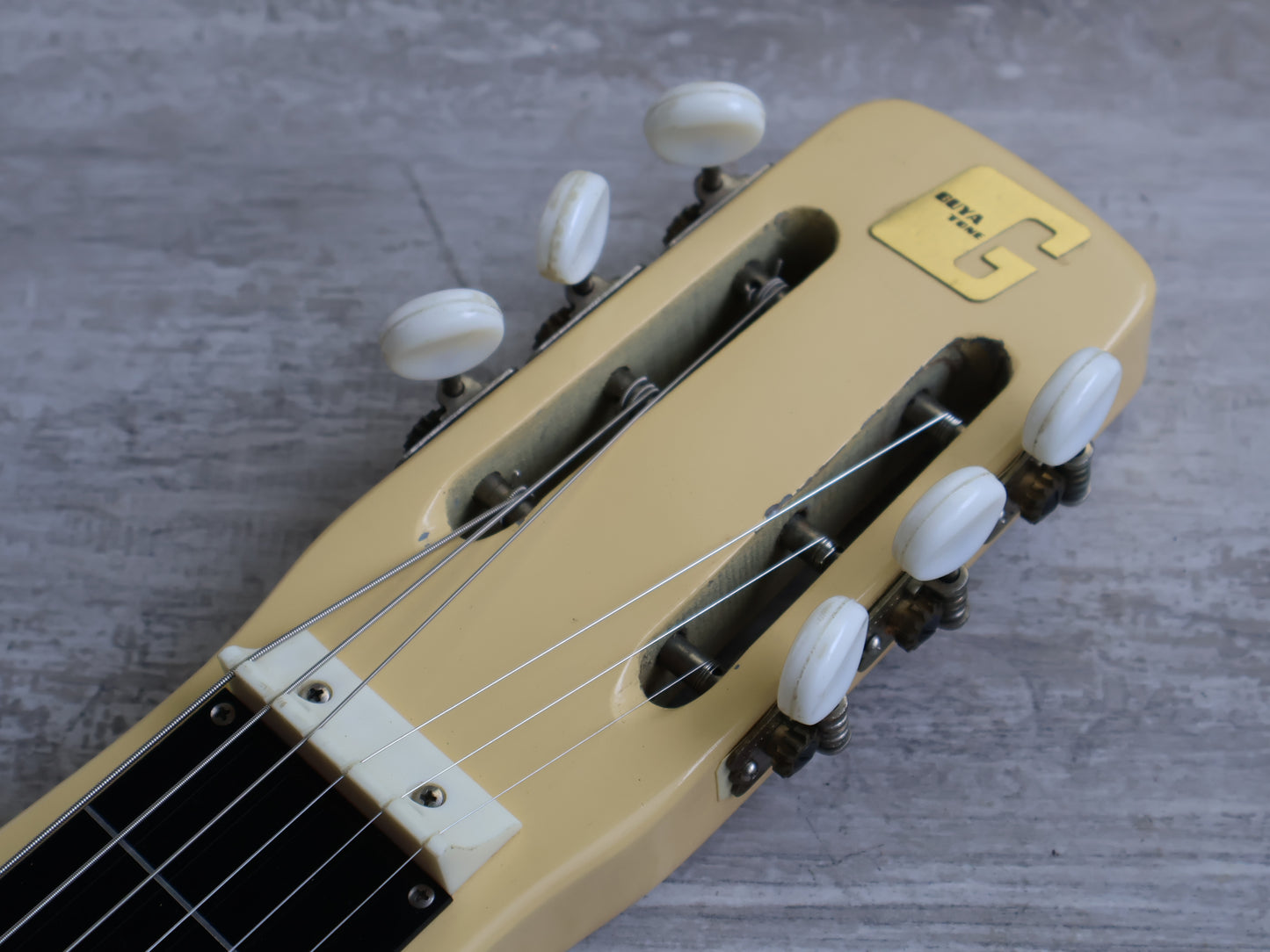 1960's Guyatone Japan Model HG-46B 6-String Lap Steel Guitar (Cream)