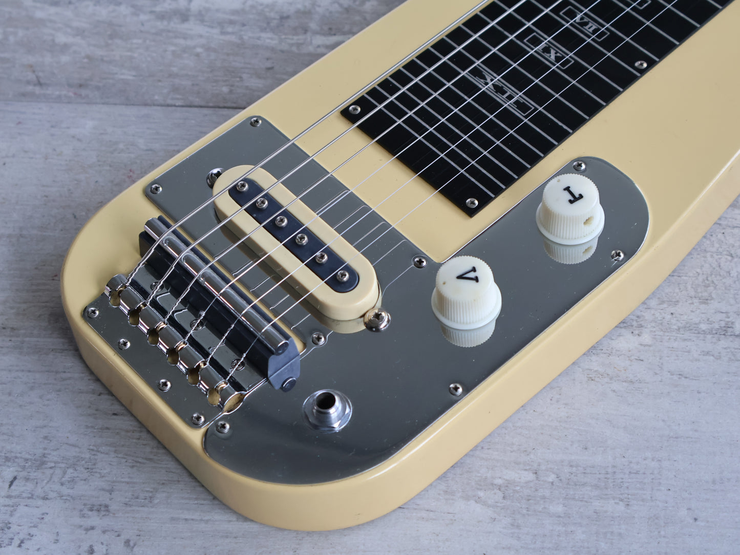 1960's Guyatone Japan Model HG-46B 6-String Lap Steel Guitar (Cream)